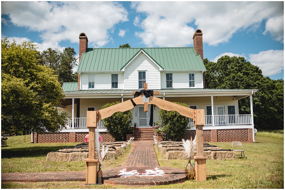 North Georgia photographer photographs the ceremony location of a small country wedding in the mountains